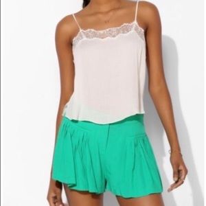 NWT UO green pleated shorts